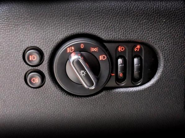 Mini Hatch III (F55/F56) Рестайлинг с пробегом 2019 года, цена 1 915 000 рублей, 42925 км, хэтчбек, Автокод Объявления