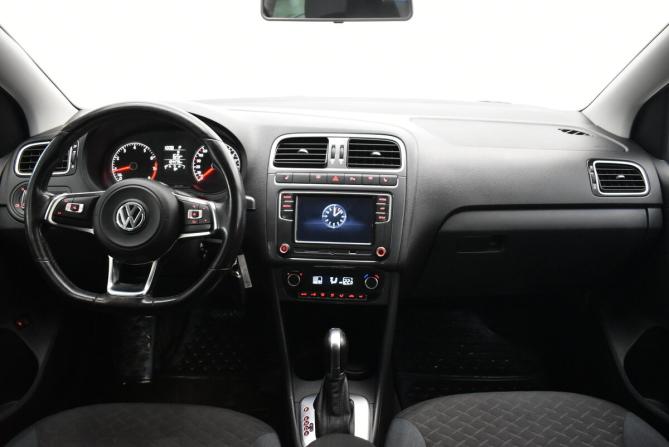 Volkswagen Polo V Рестайлинг с пробегом 2020 года, цена 1 430 000 рублей, 124479 км, седан, Автокод Объявления