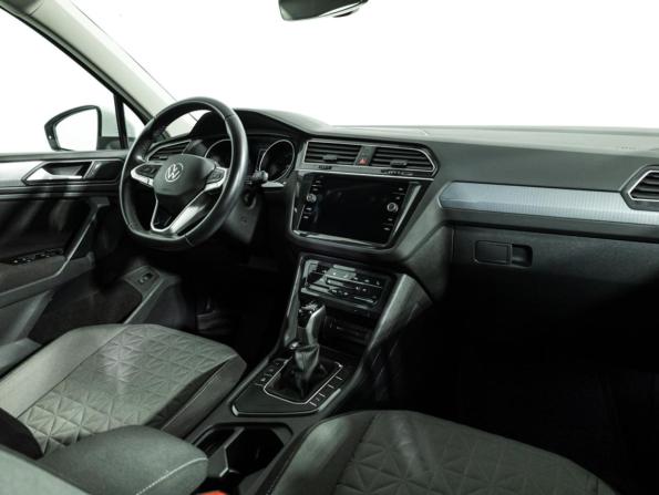 Volkswagen Tiguan II Рестайлинг с пробегом 2021 года, цена 2 579 777 рублей, 69793 км, внедорожник, Автокод Объявления