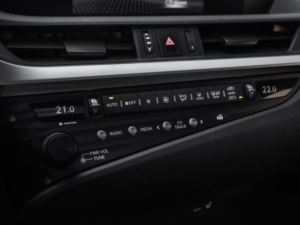 Lexus ES VII с пробегом 2019 года, цена 3 349 000 рублей, 151345 км, седан, Автокод Объявления