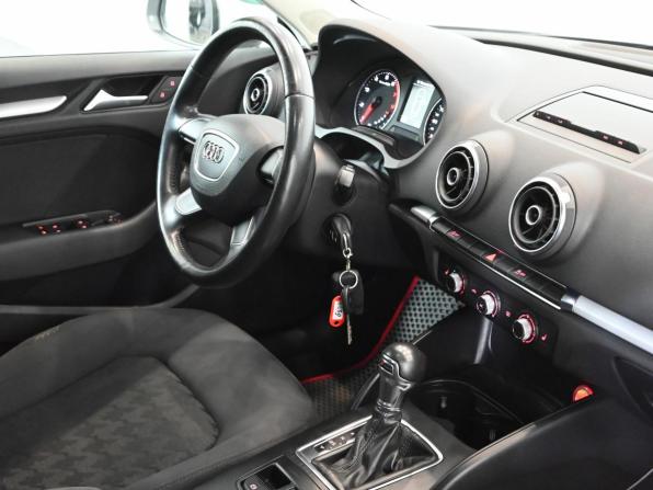 Audi A3 III (8V) с пробегом 2013 года, цена 1 500 000 рублей, 133086 км, хэтчбек, Автокод Объявления
