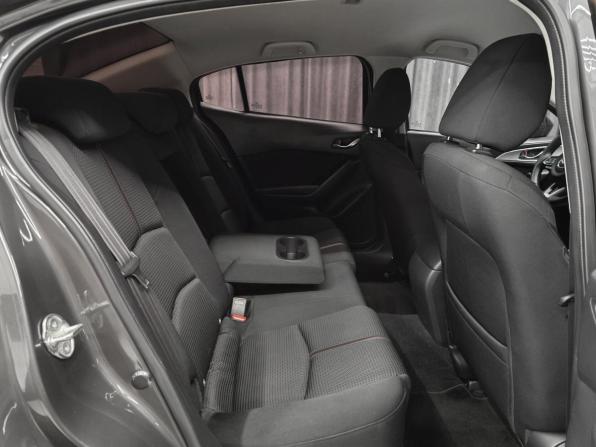 Mazda 3 III (BM) Рестайлинг с пробегом 2018 года, цена 1 349 000 рублей, 172000 км, седан, Автокод Объявления