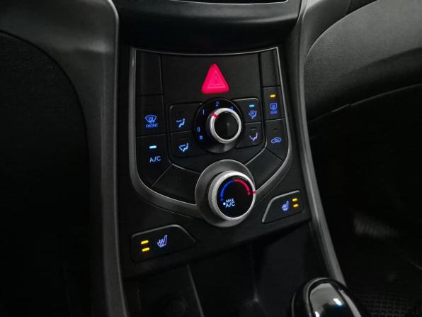 Hyundai Elantra V (MD) Рестайлинг с пробегом 2015 года, цена 1 190 000 рублей, 142320 км, седан, Автокод Объявления
