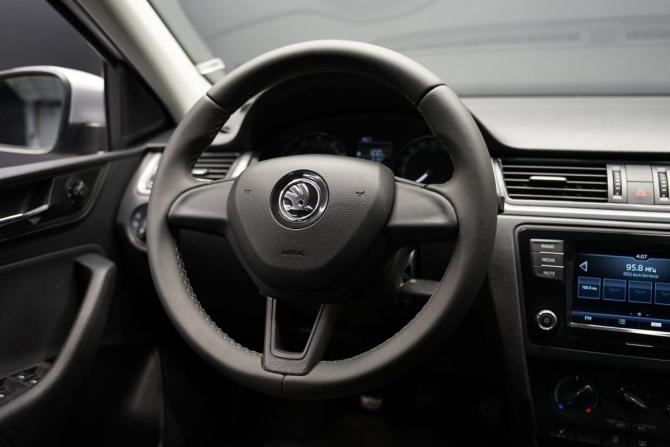Skoda Rapid I Рестайлинг с пробегом 2019 года, цена 1 250 000 рублей, 158000 км, лифтбек, Автокод Объявления
