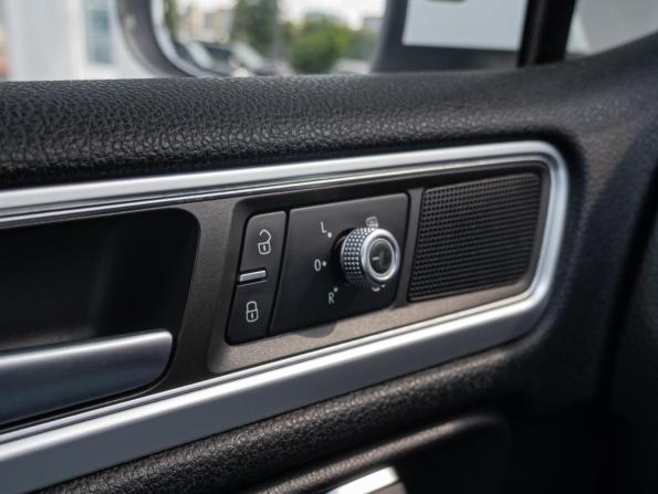 Volkswagen Touareg II Рестайлинг с пробегом 2015 года, цена 3 150 000 рублей, 235851 км, внедорожник, Автокод Объявления
