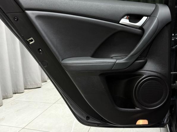 Honda Accord VIII Рестайлинг с пробегом 2012 года, цена 1 599 000 рублей, 179200 км, седан, Автокод Объявления