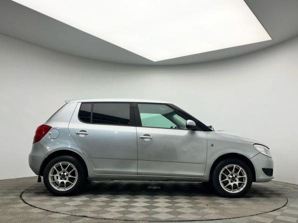 Skoda Fabia II Рестайлинг с пробегом 2010 года, цена 469 000 рублей, 220000 км, хэтчбек, Автокод Объявления