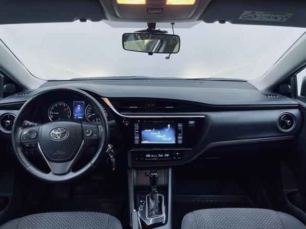 Toyota Corolla XI (E160 E170 E180) Рестайлинг 1 с пробегом 2017 года, цена 1 599 000 рублей, 89158 км, седан, Автокод Объявления