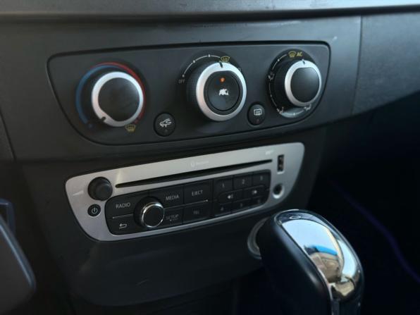 Renault Fluence I Рестайлинг с пробегом 2014 года, цена 720 000 рублей, 181000 км, седан, Автокод Объявления