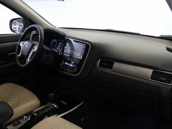 Mitsubishi Outlander III Рестайлинг 2 с пробегом 2018 года, цена 1 845 000 рублей, 140000 км, внедорожник, Автокод Объявления