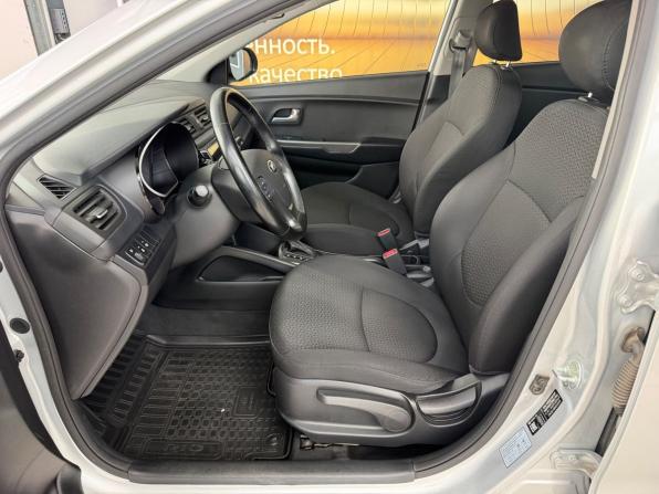 Kia Rio III Рестайлинг с пробегом 2017 года, цена 1 315 000 рублей, 83470 км, седан, Автокод Объявления