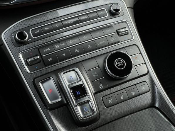 Hyundai Santa Fe IV Рестайлинг с пробегом 2021 года, цена 3 640 000 рублей, 65212 км, внедорожник, Автокод Объявления
