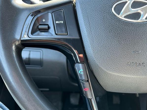 Hyundai Solaris I с пробегом 2012 года, цена 619 000 рублей, 221000 км, седан, Автокод Объявления