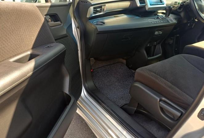 Honda Freed I с пробегом 2010 года, цена 1 115 000 рублей, 113375 км, компактвэн, Автокод Объявления