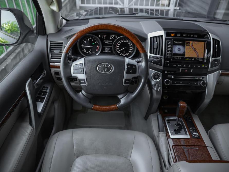 Toyota Land Cruiser 200 Series Рестайлинг 1 Санкт-Петербург  - изображение 15