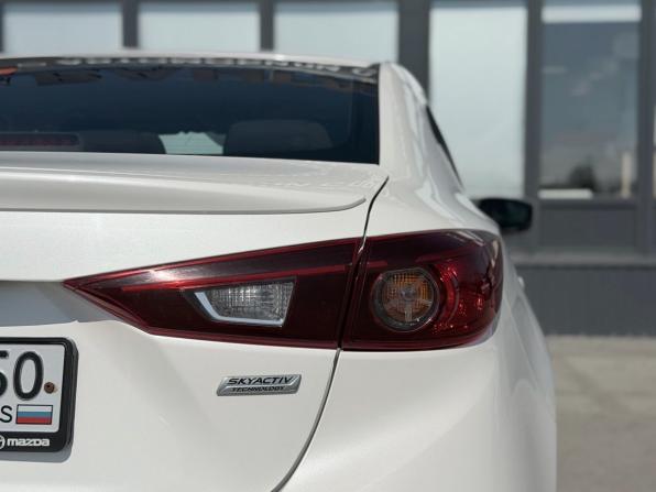 Mazda 3 III (BM) Рестайлинг с пробегом 2017 года, цена 1 600 000 рублей, 207512 км, седан, Автокод Объявления