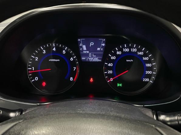 Hyundai Solaris I с пробегом 2013 года, цена 750 000 рублей, 179000 км, седан, Автокод Объявления