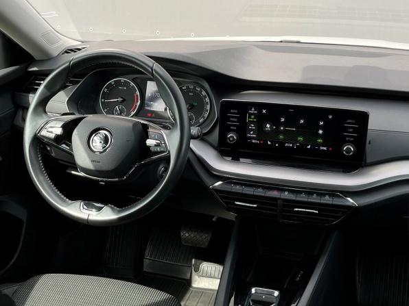 Skoda Octavia IV (A8) с пробегом 2021 года, цена 2 134 200 рублей, 108811 км, лифтбек, Автокод Объявления