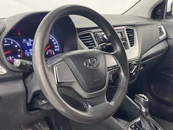 Hyundai Solaris II с пробегом 2020 года, цена 830 000 рублей, 309834 км, седан, Автокод Объявления