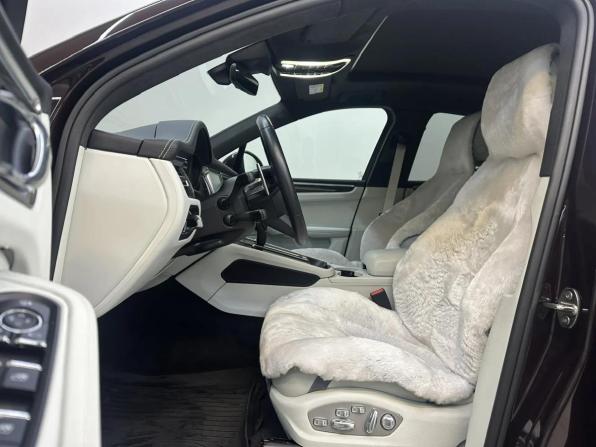 Porsche Macan I Рестайлинг 2 с пробегом 2024 года, цена 10 990 000 рублей, 11192 км, внедорожник, Автокод Объявления