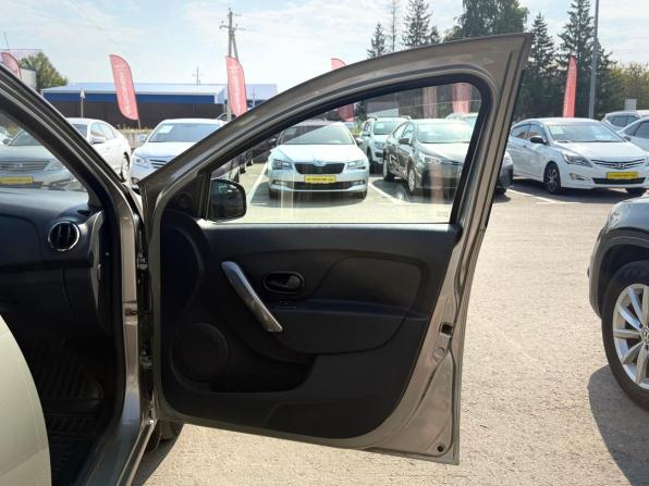 Renault Logan II с пробегом 2014 года, цена 590 000 рублей, 259000 км, седан, Автокод Объявления