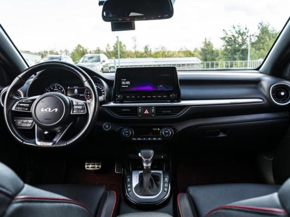 Kia K3 II Рестайлинг с пробегом 2021 года, цена 2 278 000 рублей, 88091 км, хэтчбек, Автокод Объявления