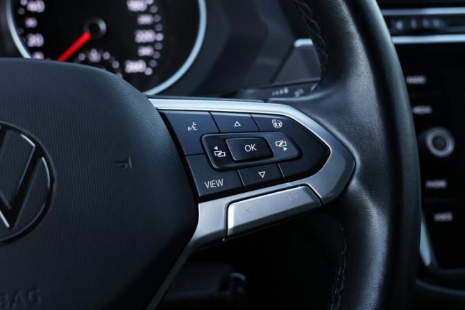 Volkswagen Tiguan II Рестайлинг с пробегом 2021 года, цена 2 190 000 рублей, 110794 км, внедорожник, Автокод Объявления