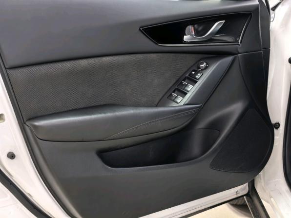 Mazda CX-4 I Рестайлинг с пробегом 2023 года, цена 2 730 000 рублей, 28842 км, внедорожник, Автокод Объявления