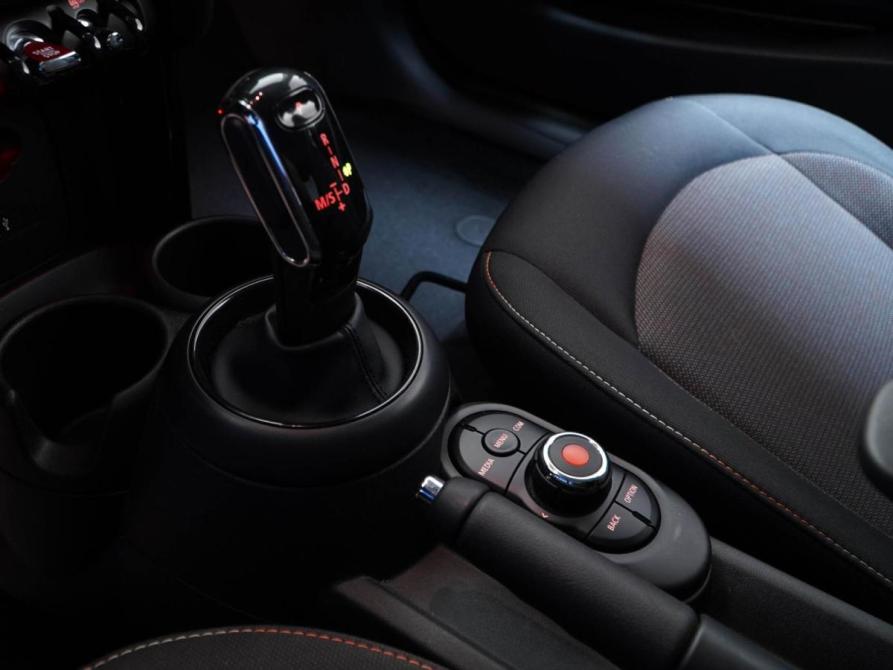 Mini Hatch III (F55/F56) Москва  - изображение 12