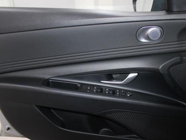 Hyundai Elantra VII (CN7) с пробегом 2021 года, цена 2 469 900 рублей, 39771 км, седан, Автокод Объявления