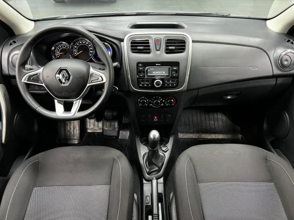 Renault Logan II Рестайлинг с пробегом 2018 года, цена 1 150 000 рублей, 64000 км, седан, Автокод Объявления
