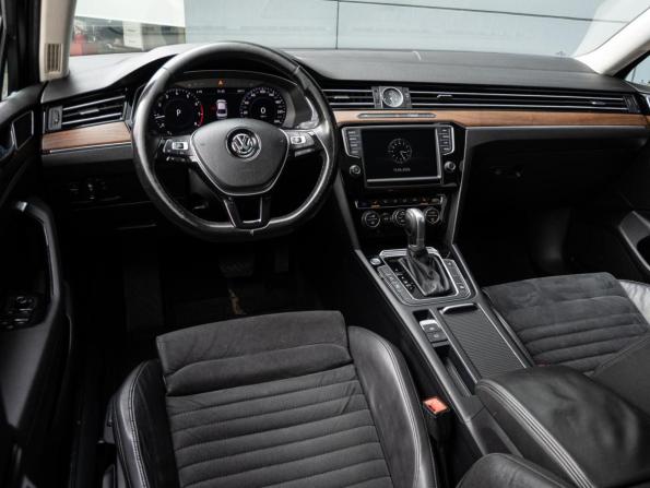 Volkswagen Passat B8 с пробегом 2017 года, цена 2 520 000 рублей, 167915 км, седан, Автокод Объявления