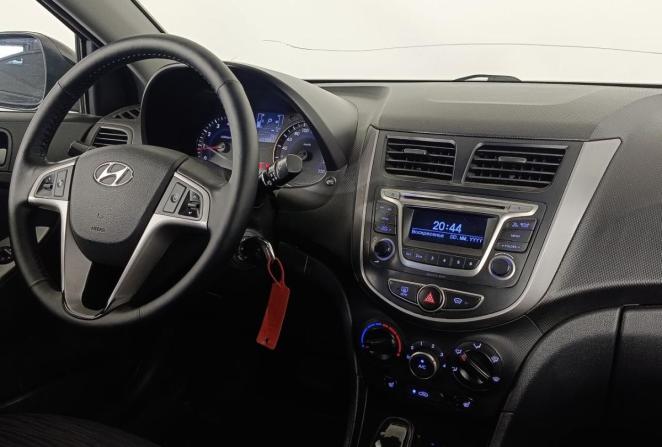 Hyundai Solaris I с пробегом 2014 года, цена 895 000 рублей, 209280 км, седан, Автокод Объявления