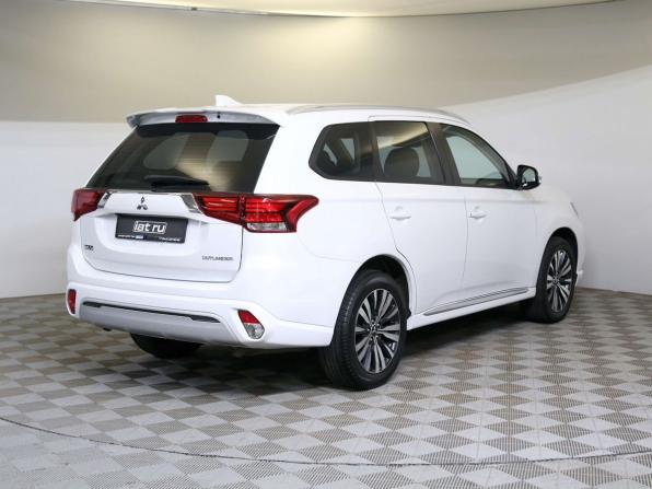 Mitsubishi Outlander III Рестайлинг 3 с пробегом 2022 года, цена 2 525 000 рублей, 33092 км, внедорожник, Автокод Объявления
