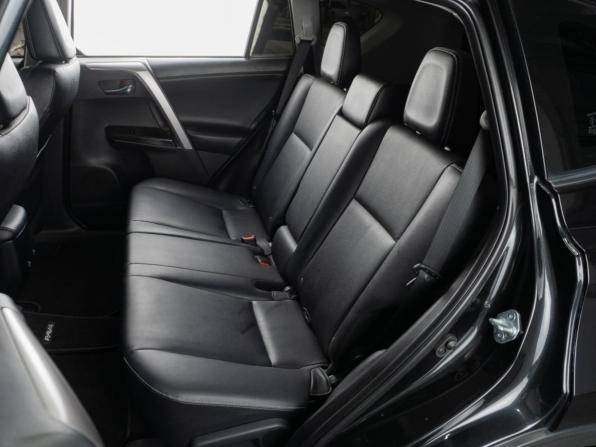 Toyota RAV4 IV (XA40) Рестайлинг с пробегом 2018 года, цена 2 679 000 рублей, 126197 км, внедорожник, Автокод Объявления