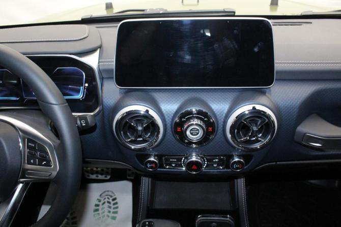 BAIC BJ40 I Рестайлинг с пробегом 2024 года, цена 3 250 000 рублей, 45 км, внедорожник, Автокод Объявления