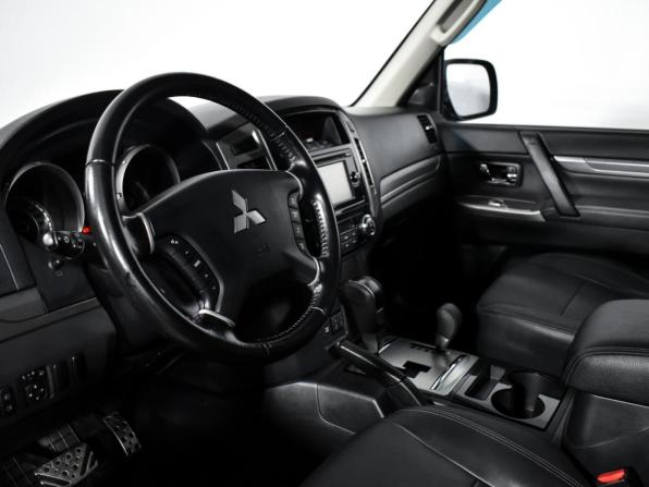 Mitsubishi Pajero IV Рестайлинг 2 с пробегом 2018 года, цена 2 650 000 рублей, 178000 км, внедорожник, Автокод Объявления