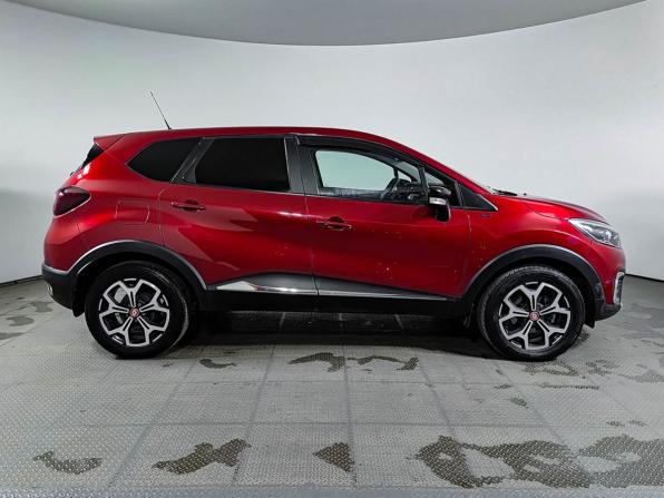 Renault Kaptur I с пробегом 2018 года, цена 1 575 000 рублей, 90000 км, внедорожник, Автокод Объявления