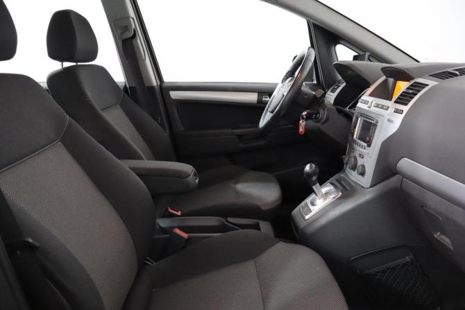 Opel Zafira B Рестайлинг с пробегом 2013 года, цена 719 000 рублей, 143000 км, минивэн, Автокод Объявления