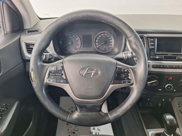 Hyundai Solaris II с пробегом 2018 года, цена 780 000 рублей, 369578 км, седан, Автокод Объявления