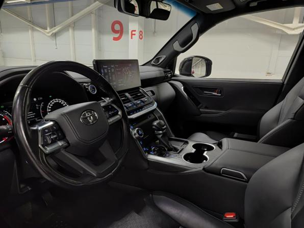 Toyota Land Cruiser 300 Series с пробегом 2021 года, цена 7 800 000 рублей, 142466 км, внедорожник, Автокод Объявления