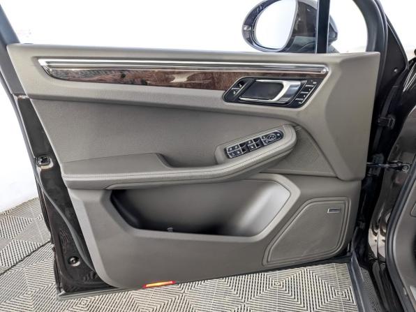 Porsche Macan I с пробегом 2015 года, цена 2 395 000 рублей, 103296 км, внедорожник, Автокод Объявления