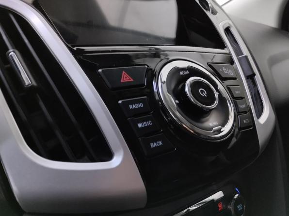 Ford Focus III с пробегом 2011 года, цена 910 000 рублей, 204302 км, хэтчбек, Автокод Объявления