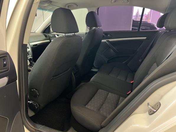 Skoda Octavia II (A5) Рестайлинг с пробегом 2012 года, цена 749 000 рублей, 208000 км, лифтбек, Автокод Объявления
