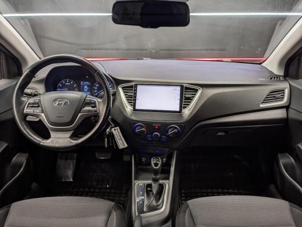 Hyundai Solaris II с пробегом 2017 года, цена 1 260 000 рублей, 118170 км, седан, Автокод Объявления