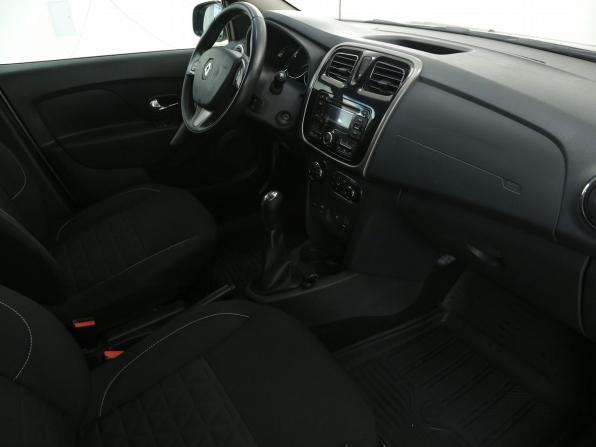 Renault Sandero II с пробегом 2016 года, цена 922 000 рублей, 138000 км, хэтчбек, Автокод Объявления