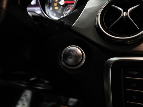 Mercedes-Benz GLA I (X156) Рестайлинг с пробегом 2017 года, цена 2 199 700 рублей, 65406 км, внедорожник, Автокод Объявления
