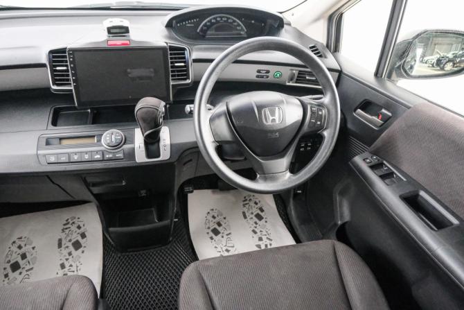 Honda Freed I Рестайлинг с пробегом 2012 года, цена 1 179 000 рублей, 142000 км, компактвэн, Автокод Объявления