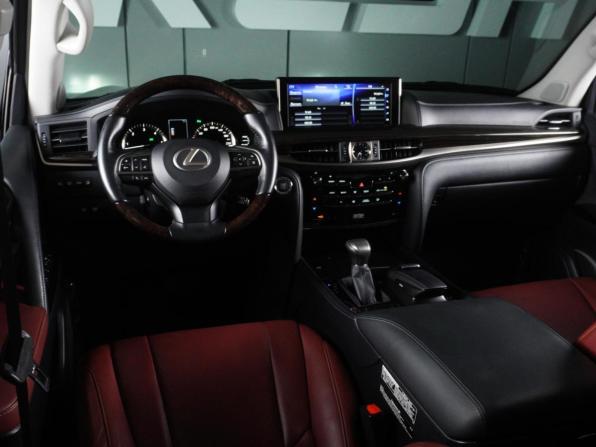 Lexus LX III Рестайлинг 2 с пробегом 2015 года, цена 10 499 000 рублей, 38116 км, внедорожник, Автокод Объявления