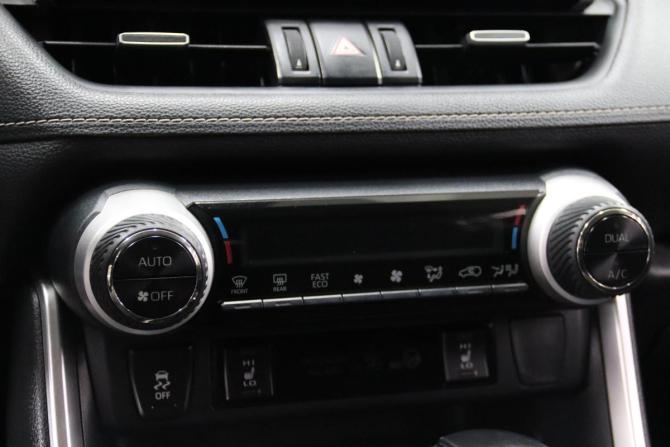 Toyota RAV4 V (XA50) с пробегом 2019 года, цена 2 795 950 рублей, 107901 км, внедорожник, Автокод Объявления